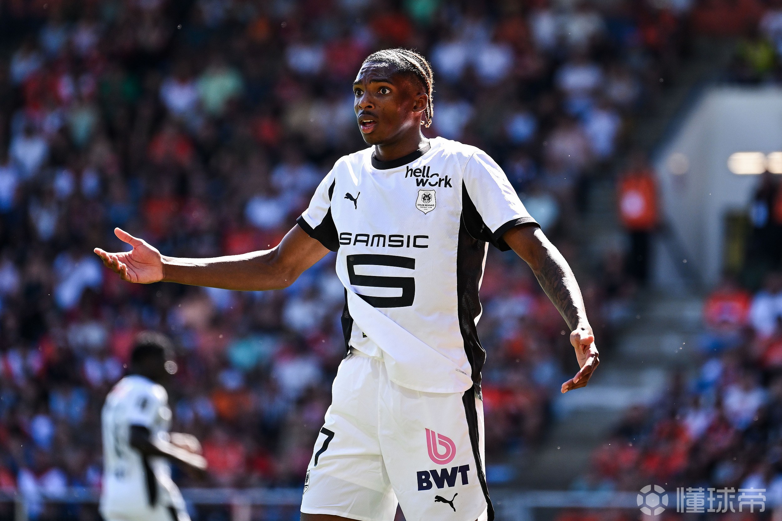 6000万欧，20岁雅凯将跻身中卫历史转会费榜第12名